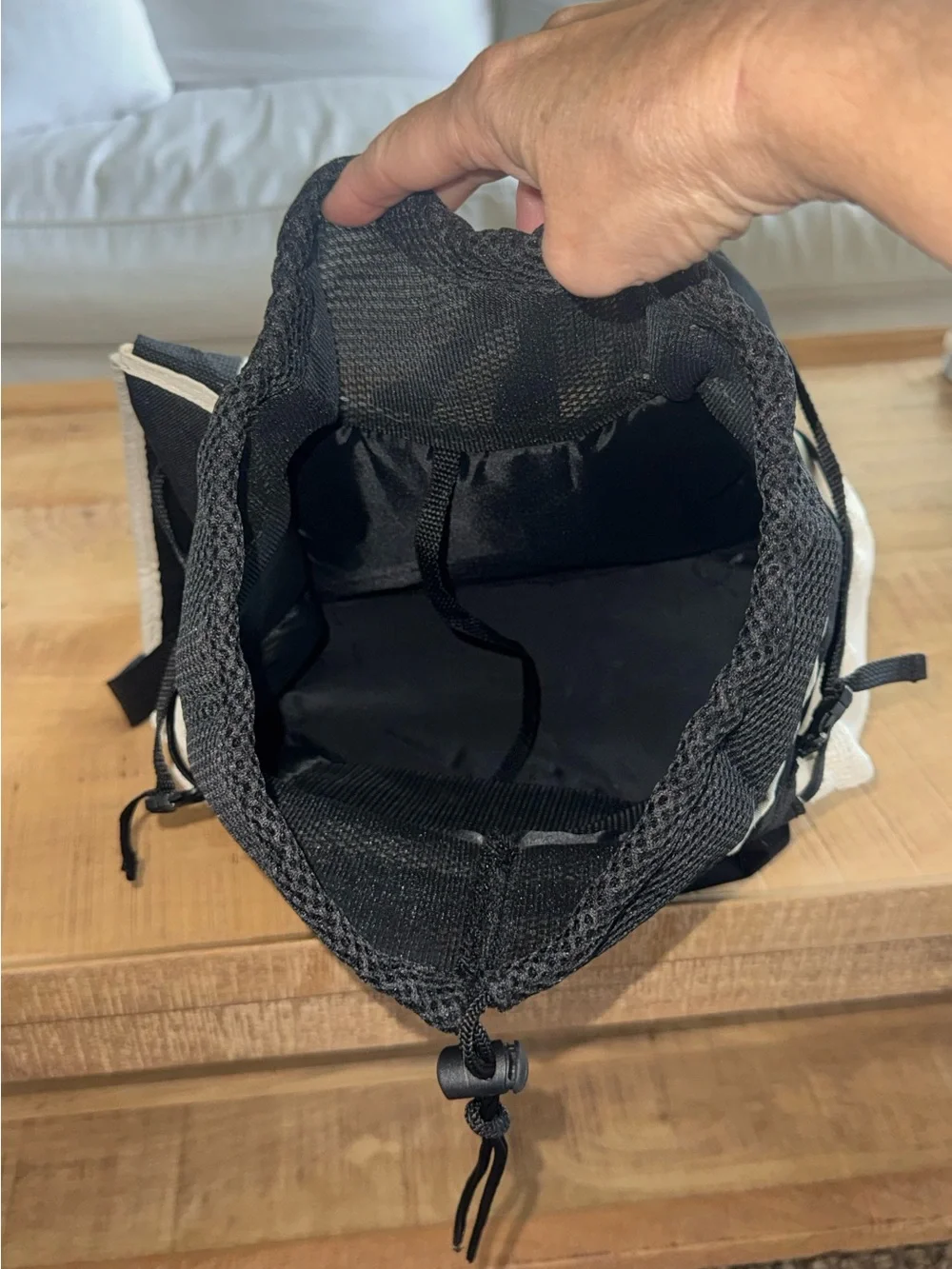 New Black and White Pet Carrier Backpack high end
